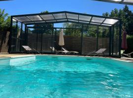 Maison La Dune, Piscine et Jardin, hôtel à Messanges