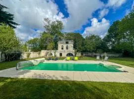 Gîte ravissant avec piscine - proche Loire - FR-1-381-657