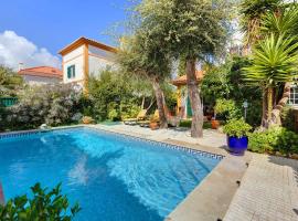 Little Paradise 25 min from Lisbon, hotel sa Azeitao