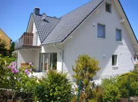 strandnahes Ferienhaus mit Terrasse, Strandamsel, Binz