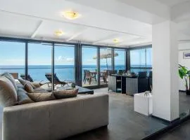 The Wave House - Seaside Haven