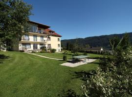 Ferienwohnungen Kircher Villa Baudisch, hotel in Sattendorf