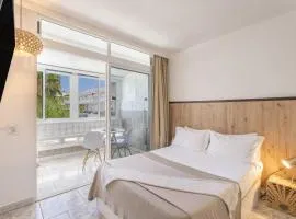 Hand Made Suite Costa del Silencio