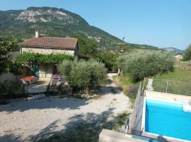 Le Vieil Olivier, hotel a Sahune