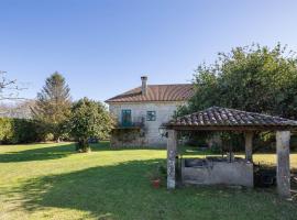 Hotel Casa Rectoral, готель у місті Туй