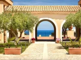 Cefalù Seaside Pool Villa