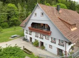 Ferienwohnung im Hof 120qm