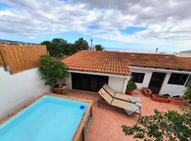 Villa Floti con vistas al mar, hotel en Telde