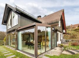 Panoramaferienhaus Sorpesee, 120qm, hotell i Sundern