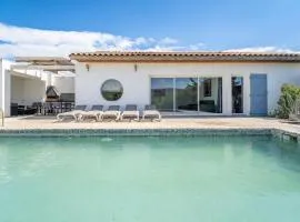 Villa piscine privée proche plages
