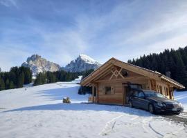 Silvesterhütte Chalet, hotelli kohteessa Seiser Alm 