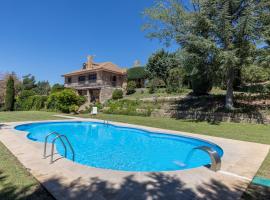 Casa Rural Las Yernas、La Serradaのホテル