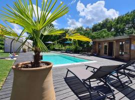 Gite Lou Cantou - L'albizia, hotel a Paulin