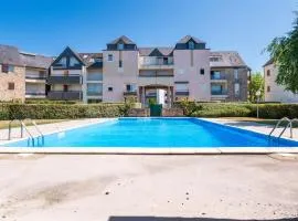 Le Sea Bird parking piscine été