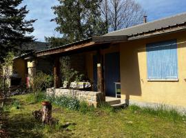 Petit Chalet De Montagne, Hotel in Thorame-Basse