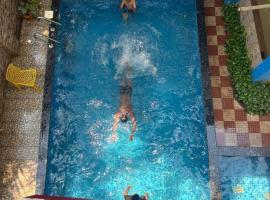 Ivees beach resort 1, хотел в Калангуте