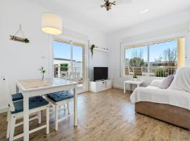 Sweet apt- Sea Views, hotel en El Vendrell