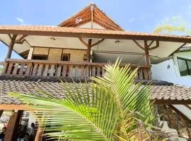 Santai Surf Lodge-Balangan