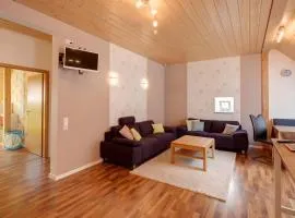 Hof in L i e b e s d o r f - Akelei