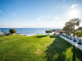 Sea-front Estate Navarino Baths