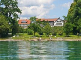 Baumanns Ferienhof Am See, hotel a Bettnau