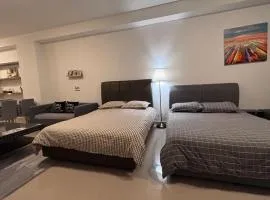 SS15 Courtyard Subang Jaya Sunway 4 Pax 2 QueenBed Studio Big 65 Inch TV Netflix WiFi