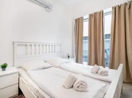 Aldars Urban Trio Suite Nr. 9