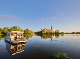 Hausboot Saturn, Hotel in Schwerin