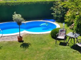 Ferienwohnung Uschi, hotel v destinaci Welschneudorf