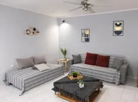Mano's house 15 minutes from the airport