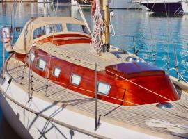 Garuda yacht، فندق في نيدا