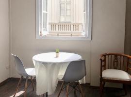 Habitación con balcón con vista al corazón de la ciudad, Hotel in Lima