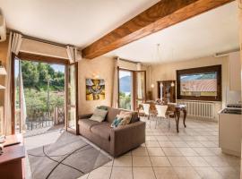 Appartamento vista lago, khách sạn ở Sulzano