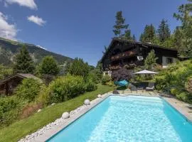 Chalet authentique luxe piscine