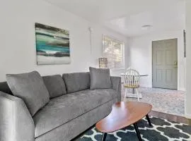 Snug Spot 68 - Close to Downtown & Autzen studio