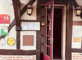 Auberge Du Cheval Blanc - Teritoria, hotel di Selles-Saint-Denis