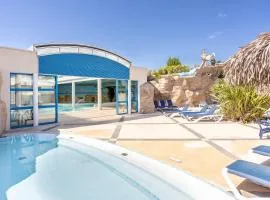 Camping à 300m de la plage La Pege