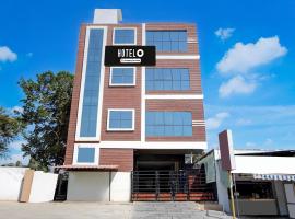 Hotel O Annavaram Formerly Akshaya Lodge، فندق في كاكينادا