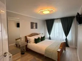 Private Entrance En-suite