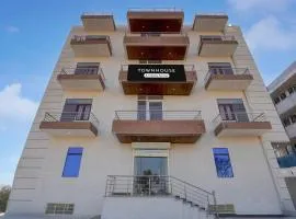Townhouse Manipal University Highway King Bagru formerly Golden Hotel