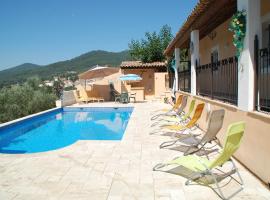 Maison de vacances avec piscine Var – hotel w mieście Callas