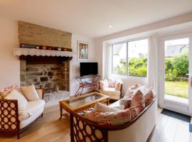 Maison Bretonne Calme Centre Ville, hotel a Huelgoat
