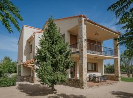 Casa Rural Torrecaballeros-Segovia, hotel i Torrecaballeros