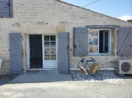 Gite Romantique de Type Charentais