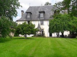Chateau De Chaunac, hotel din Naves