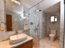 Eennra Ssubarna, hotel en Baharampur
