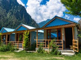 Lee Garden Himalayan Wooden Cottage Kasol، فندق في كاسول