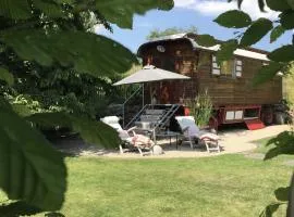 Romantikurlaub im Zirkuswagen