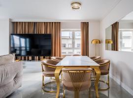 J&K Platinum Towers, hotel sa Warsaw