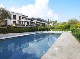 Gardoncino apartment with pool